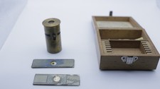 Antico microscopio tascabile
