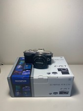 Kit Olympus PEN E-PL7 + obiettivo M.Zuiko Digital 14-42mm f/3.5-5.6 EZ 