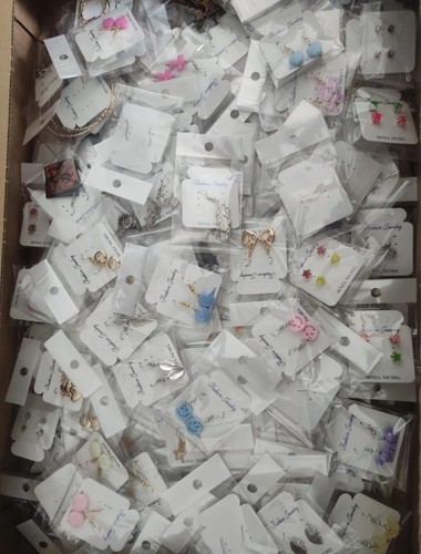 Stock bigiotteria paia di - stock,