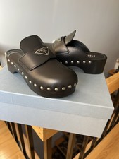 Scarpe donna Prada zoccoli neri con borchie triangolo logo tg 35 nuove con scatola