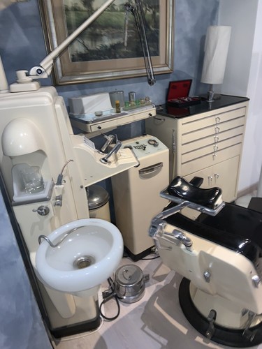 Riunito dentista anni 50 - da,