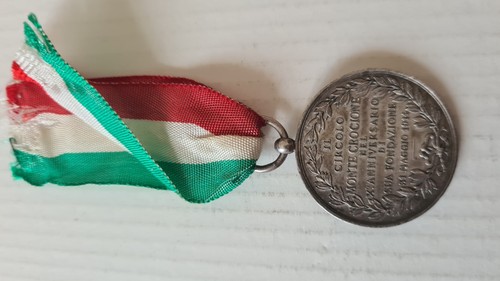 Medallia círcolo monte - círcolo,