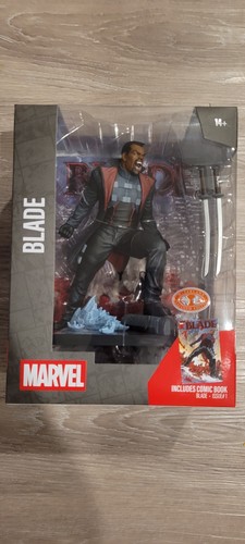 Statua mcfarlane marvel - mcfarlane, red
