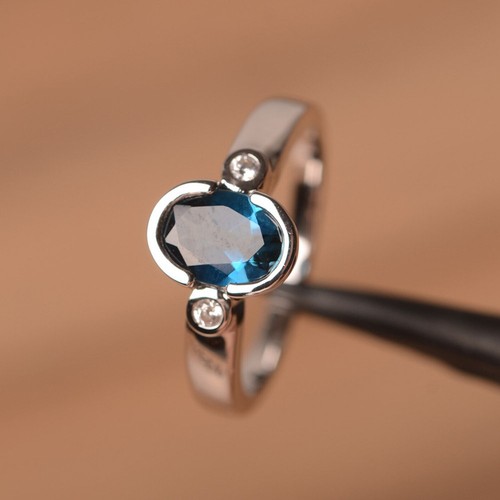 Anello con lunetta tre - con,