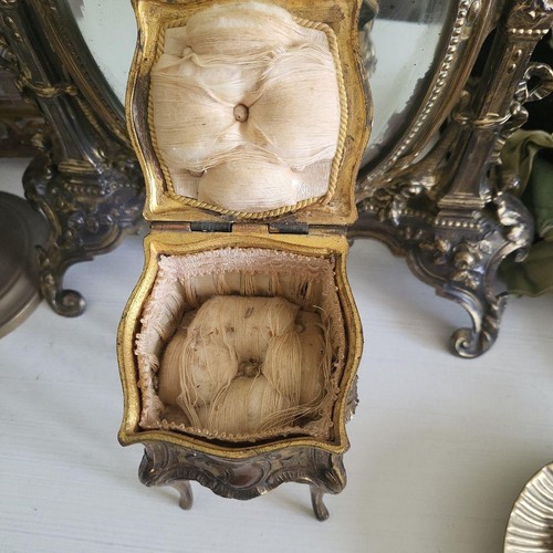 Antico portagioie francese