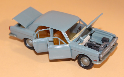 Volga gaz berlina grigio - berlina,