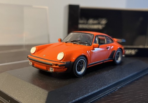 Porsche 911 turbo 930 - 1,