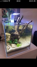 Floating Cube (Cubo sospeso)