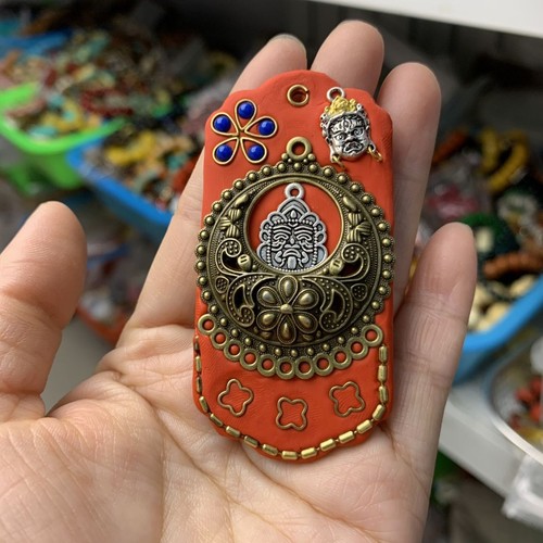 Ciondolo thangka 70x34mm nuovo - ciondolo,