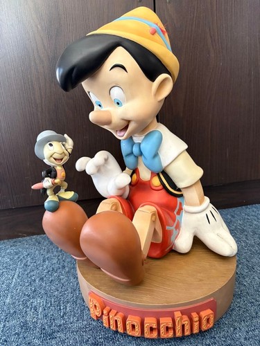 Disney pinocchio big figure - disney,