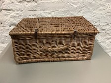 Cestino da picnic in vimini