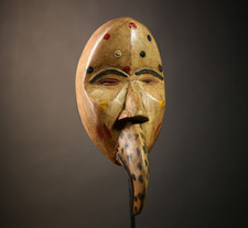 Maschera africana in legno