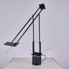 lampada  da tavolo, artemide tizio, design:richard sapper