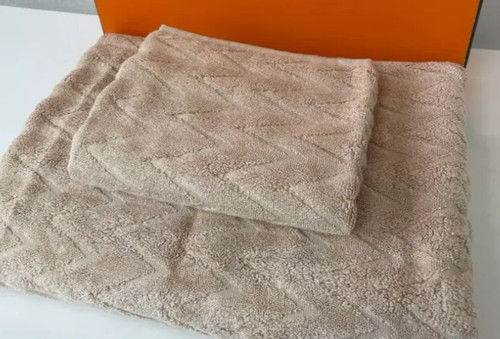 Hermes herrinhbone pattern - hermes,
