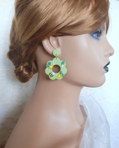 Bellissimi orecchini fatti - , a