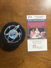 Clayton Keller firmato Utah