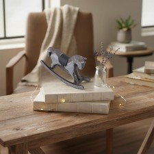 Cavallo a dondolo in legno