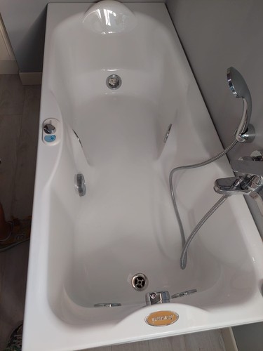 Vasca idromassaggio jacuzzi