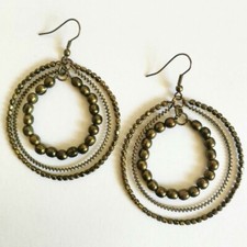 Orecchini pendenti cerchi perline in metallo brunito color bronzo