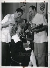 1945 Press Photo Leo Proffitt