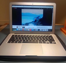 Apple MacBook Air 13" A1466