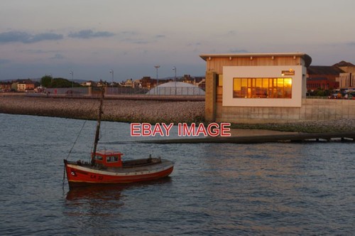 Photo rnli hovercraft station - hovercraft,
