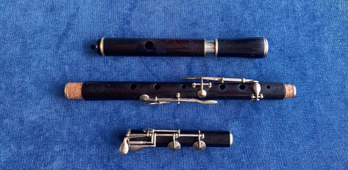 Antico vecchio flauto