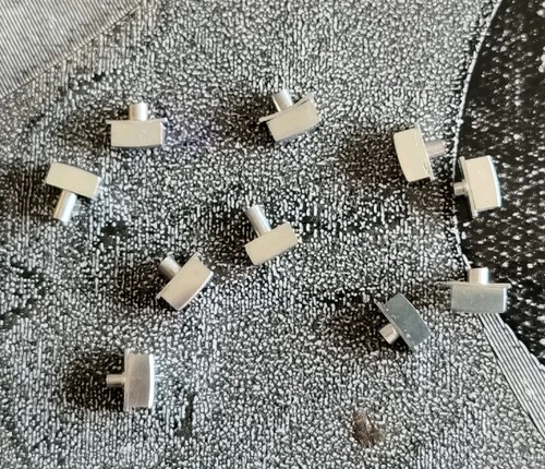Lot boutons poussoirs - 10,