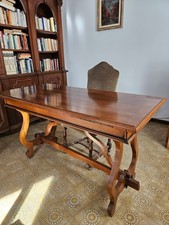 Scrivania e sedia in velluto