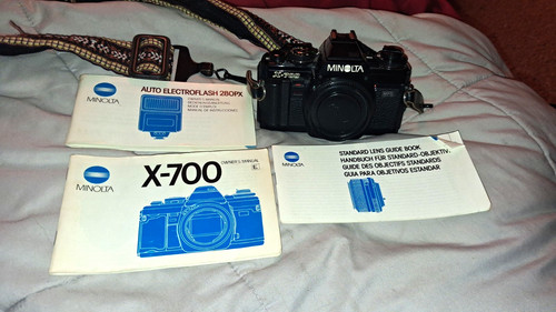 Minolta 700 black 35mm slr - minolta,