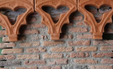 CORNICIONE AD ARCO TRILOBATO