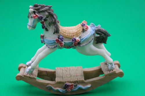 Statuina cavallo dondolo - statuina,