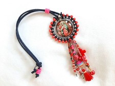 Ciondolo *Madonna* ricamo di