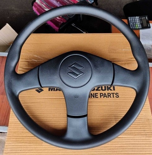 Volante con pulsante clacson