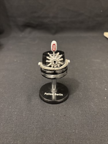 Riproduzione miniatura di - in,