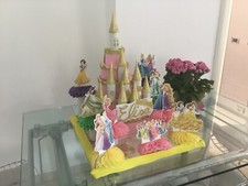 torta finta castello con principesse