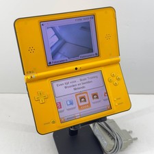 Nintendo DSi XL Gialla  –