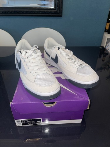 Nike adversary - sb,