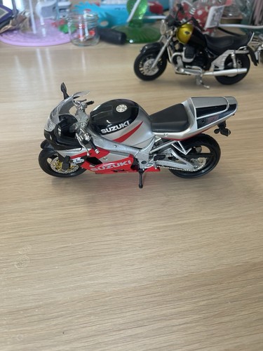 Suzuki gsx r750 échelle - gsx-r750,
