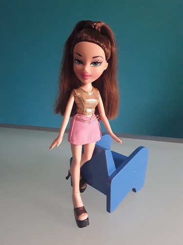 Bratz doll mga - doll",, "mga"