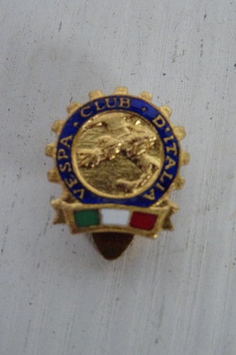 Pins vespa club - pins,