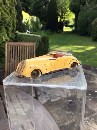 Rara auto giocattolo - in, latta
