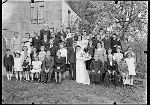 Portrait group guest family - group,