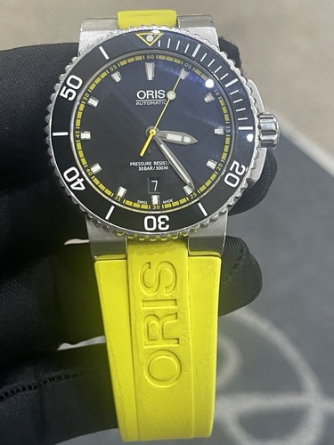 Oris aquis date men watch - watch,