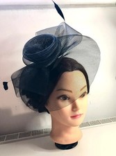 Fascia per capelli donna nera floreale fascinator accessorio con accento piuma
