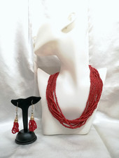 BELLA DEMI PARURE VINTAGE: COLLANA MULTI FILO CORALLINI + ORECCHINI A GRAPPOLO.