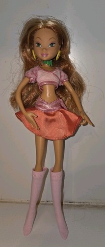 Winx club flora schoolgirl - s2,