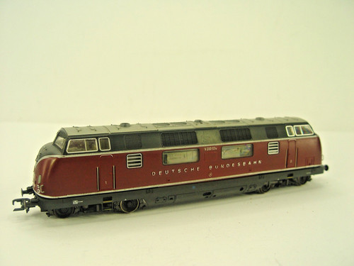 Locomotiva diesel 200 - diesel, v
