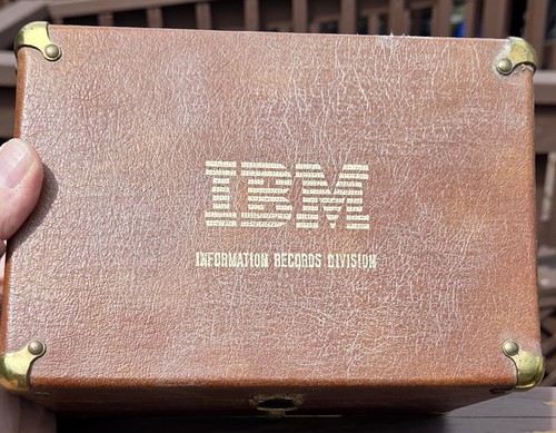 Rara custodia vintage - per, ibm