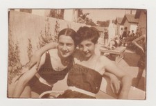 Due belle affascinanti giovani